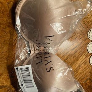Victoria’s Secret very sexy bra